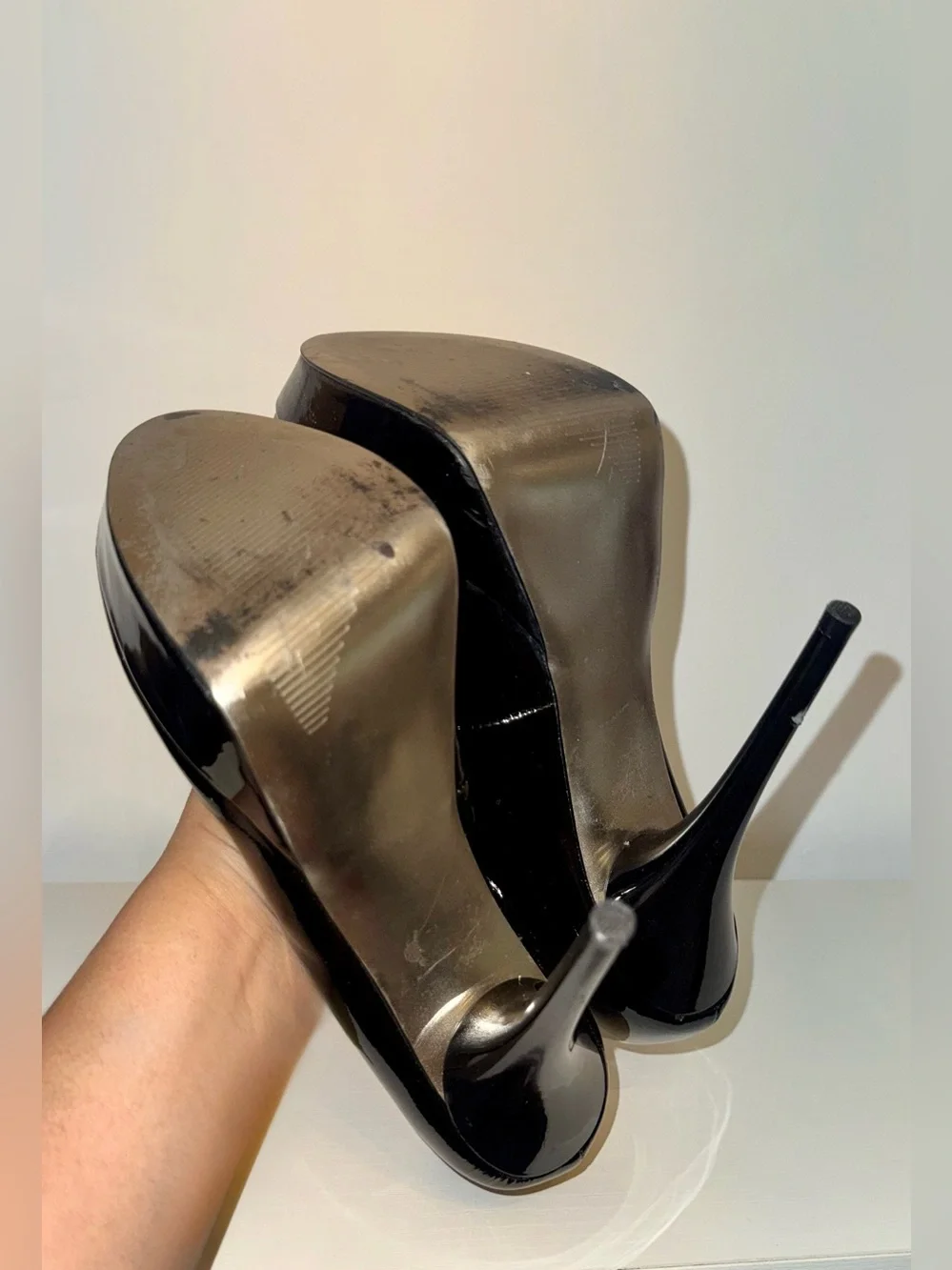 Classic Black Patent Platform Stiletto Pumps - size 7 - Picture 4 of 7